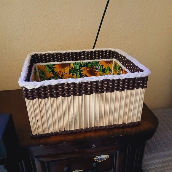 Basket organizer Storage & Organization